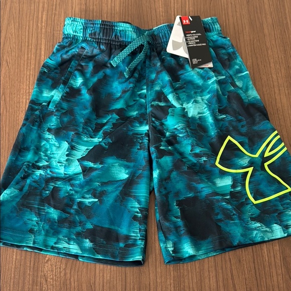 Under Armour UA Boys Renegade 2.0 Shorts New Woth Tags - Picture 1 of 5